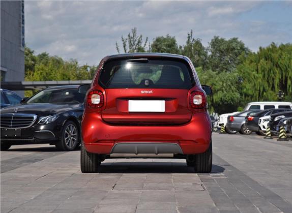 smart fortwo 2019款 0.9T 66千瓦红色瞬间特别版 国VI 外观   正后