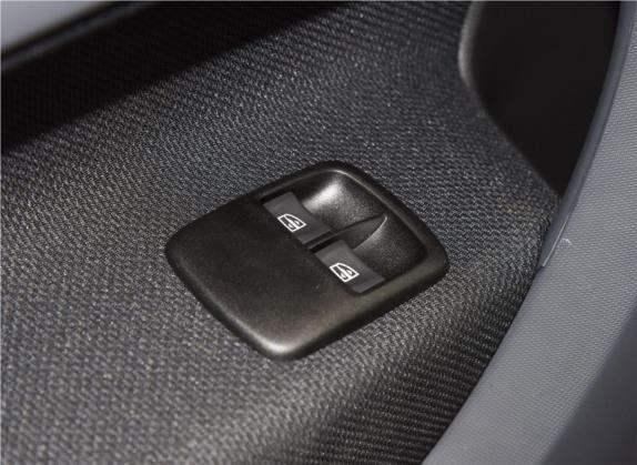 smart fortwo 2019款 0.9T 66千瓦红色瞬间特别版 国VI 车厢座椅   门窗控制