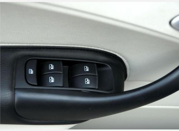Saab 9-3 2007款 Vector 2.0TS 敞篷版 车厢座椅   门窗控制