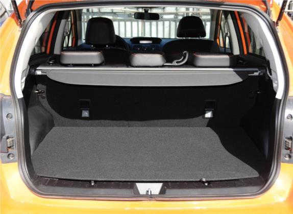 斯巴鲁XV 2012款 2.0i 舒适版 车厢座椅   后备厢