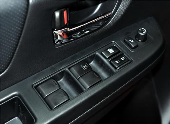 斯巴鲁XV 2012款 2.0i 精英导航版 车厢座椅   门窗控制