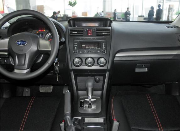 斯巴鲁XV 2014款 2.0i 舒适版 中控类   中控台