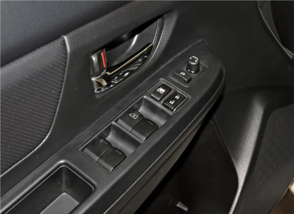 斯巴鲁XV 2014款 2.0i 豪华版 车厢座椅   门窗控制