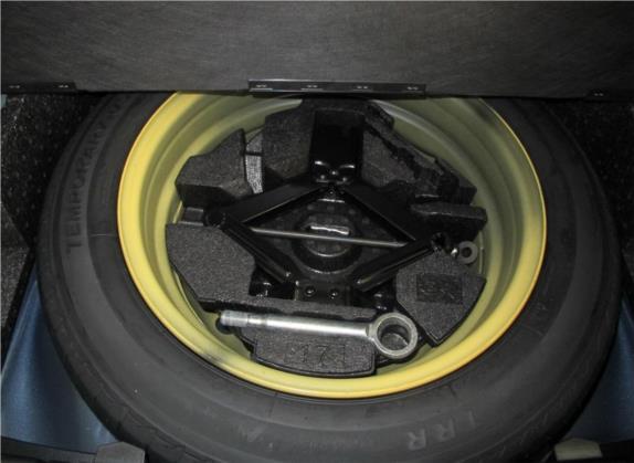 斯巴鲁XV 2014款 2.0i 豪华导航版 其他细节类   备胎