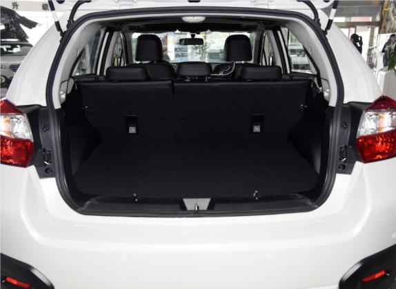 斯巴鲁XV 2015款 2.0i 豪华版 车厢座椅   后备厢