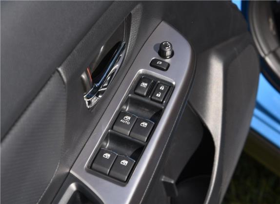 斯巴鲁XV 2016款 2.0i 豪华导航版 车厢座椅   门窗控制