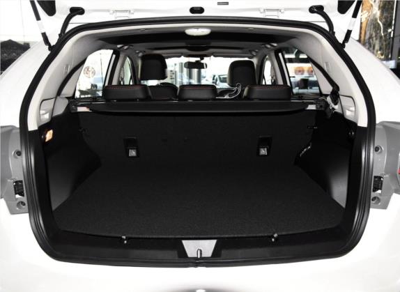 斯巴鲁XV 2016款 2.0i 豪华版 车厢座椅   后备厢