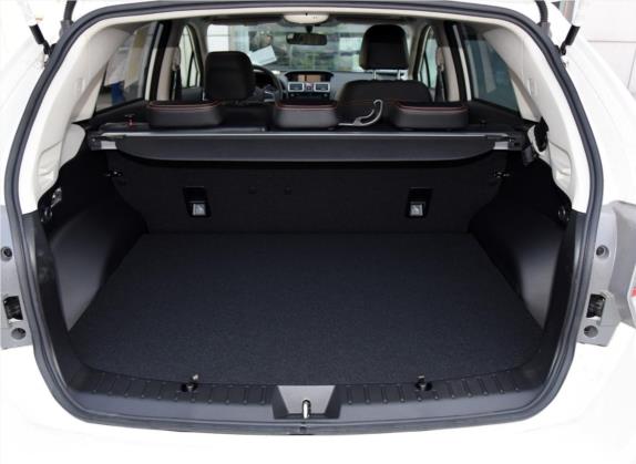 斯巴鲁XV 2017款 2.0i 豪华版 车厢座椅   后备厢