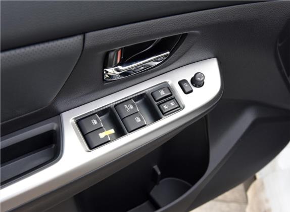 斯巴鲁XV 2017款 2.0i 豪华版 车厢座椅   门窗控制