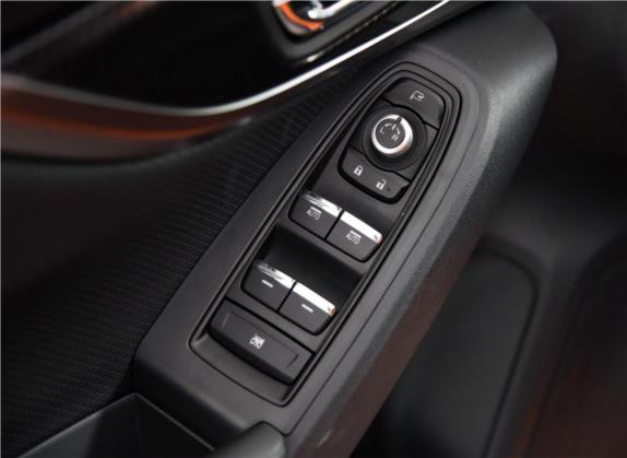 斯巴鲁XV 2018款 2.0i 全驱尊贵版EyeSight 车厢座椅   门窗控制
