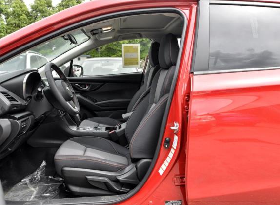 斯巴鲁XV 2019款 2.0i 全驱精英版 国V 车厢座椅   前排空间