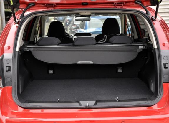斯巴鲁XV 2019款 2.0i 全驱精英版 国V 车厢座椅   后备厢