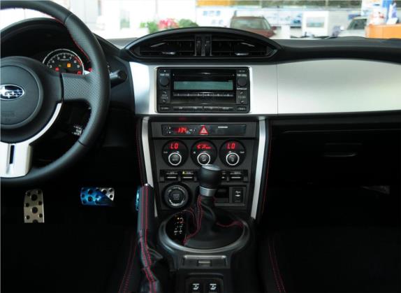 斯巴鲁BRZ 2013款 2.0i 自动豪华型 中控类   中控台