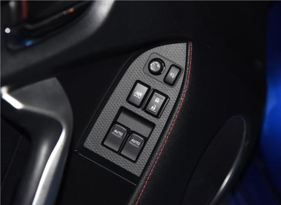 斯巴鲁BRZ 2015款 2.0i 自动版 车厢座椅   门窗控制