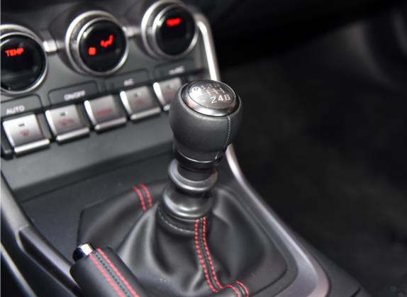 斯巴鲁BRZ 2022款 2.4L 手动版 中控类   挡把
