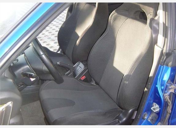 翼豹 2005款 2.0T WRX轿车版 车厢座椅   前排空间
