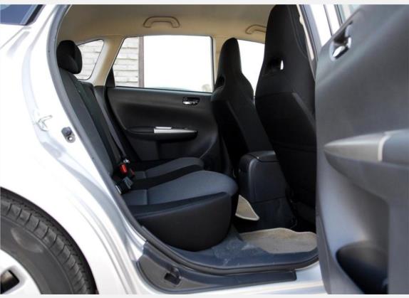 翼豹 2007款 2.0R Sport 车厢座椅   后排空间