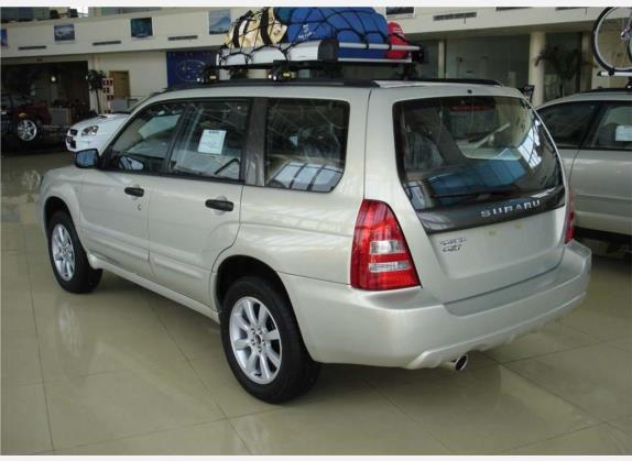 森林人 2004款 2.0 XT 外观   斜后