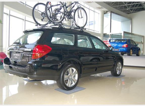 傲虎 2004款 3.0R 外观   斜后