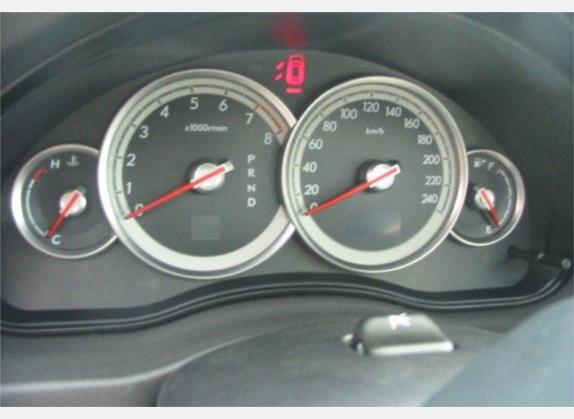 傲虎 2004款 3.0R 中控类   仪表盘