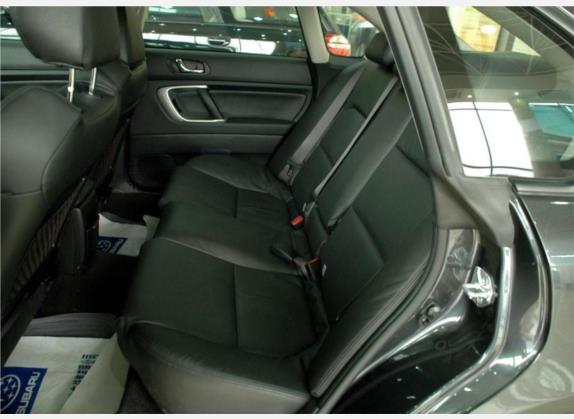力狮 2006款 2.0R 车厢座椅   后排空间