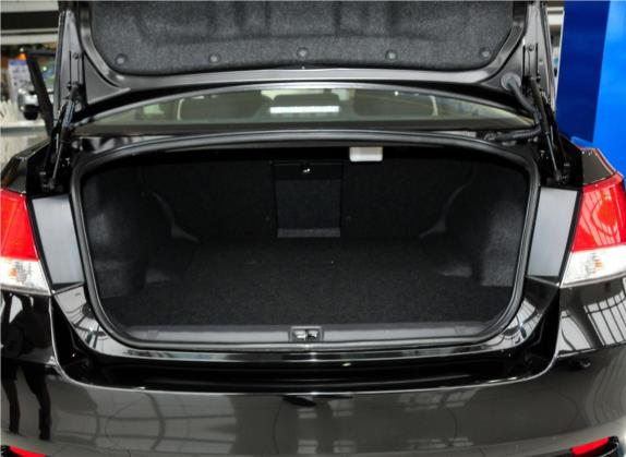 力狮 2013款 2.5i-X 精英版 车厢座椅   后备厢