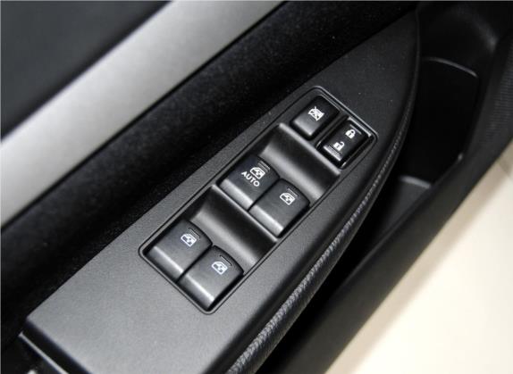 力狮 2014款 2.5i 雅尚精英版 车厢座椅   门窗控制