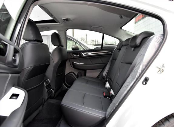 力狮 2017款 2.5i 全驱荣耀版 EyeSight 车厢座椅   后排空间