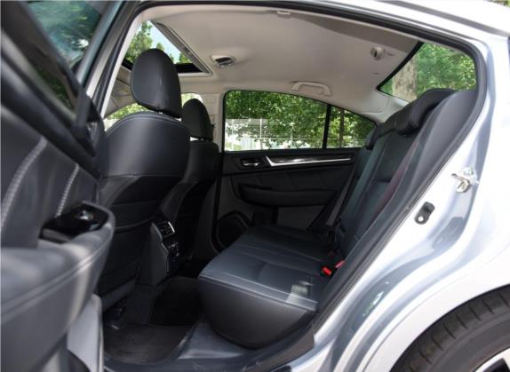力狮 2018款 2.5i 全驱荣耀版 EyeSight 车厢座椅   后排空间