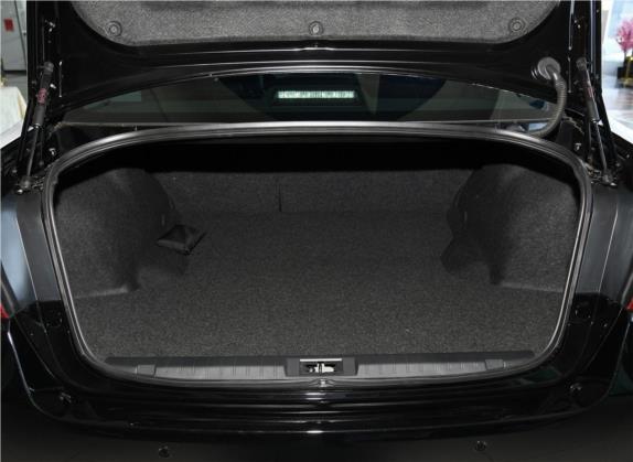 力狮 2019款 2.5i 全驱荣耀版 EyeSight 车厢座椅   后备厢