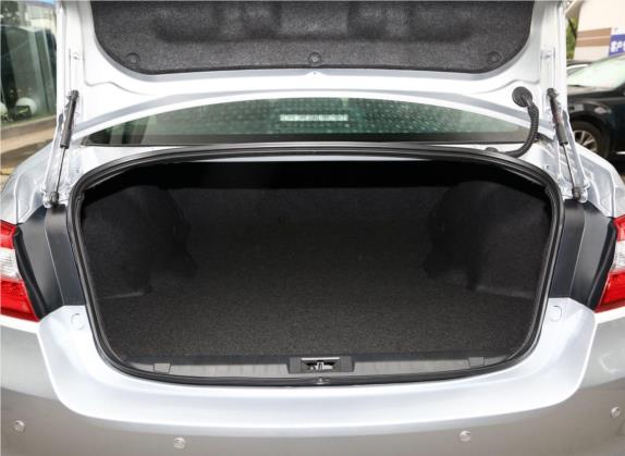 力狮 2020款 2.5i 全驱荣耀版 EyeSight 车厢座椅   后备厢