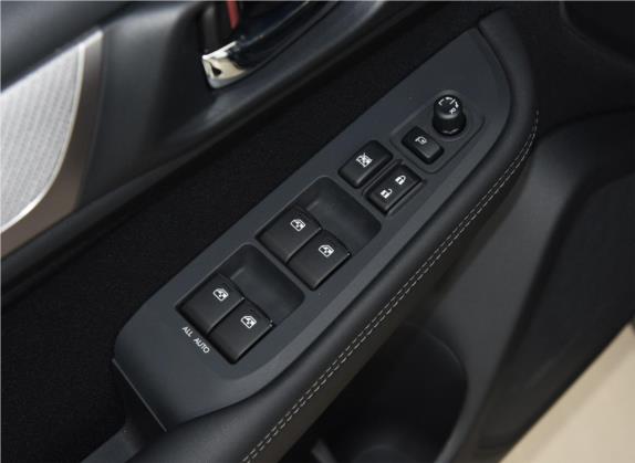 力狮 2020款 改款 2.5i 全驱风尚版 车厢座椅   门窗控制