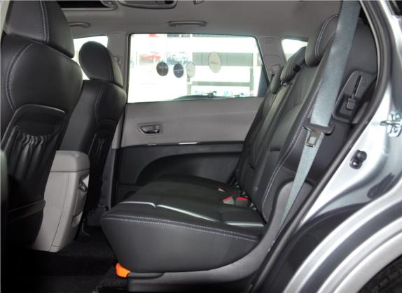 驰鹏 2011款 3.6 7座标准型 车厢座椅   后排空间
