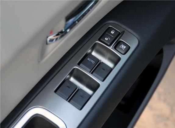 驰鹏 2011款 3.6 7座标准型 车厢座椅   门窗控制