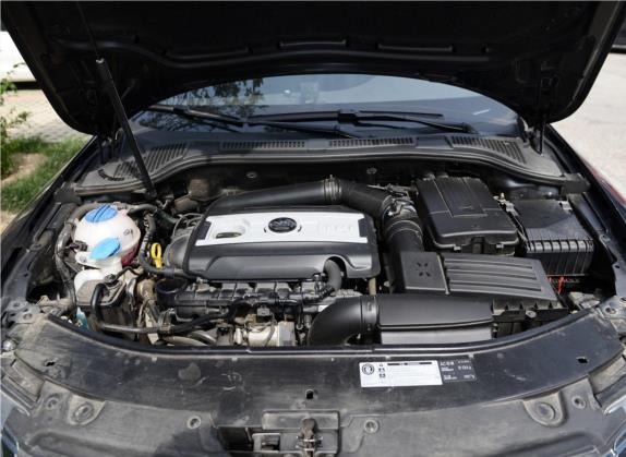 速尊 2014款 2.0TSI L&K限量版 其他细节类   发动机舱