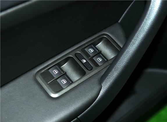 Yeti(进口) 2013款 1.8T DSG尊享版 车厢座椅   门窗控制