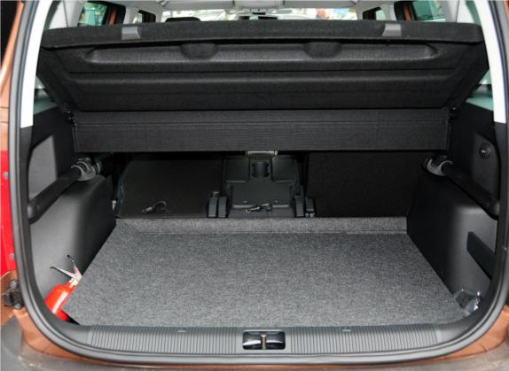 Yeti(进口) 2013款 1.8T DSG尊贵版 车厢座椅   后备厢