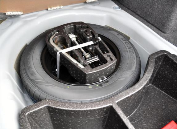 昕锐 2013款 1.6L 自动智选型 其他细节类   备胎