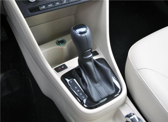 昕锐 2013款 1.6L 自动智选型 中控类   挡把