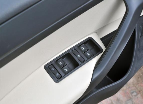 昕锐 2013款 1.6L 自动智选型 车厢座椅   门窗控制