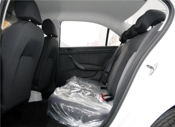 昕锐 2013款 1.4L 手动乐选型 车厢座椅   后排空间