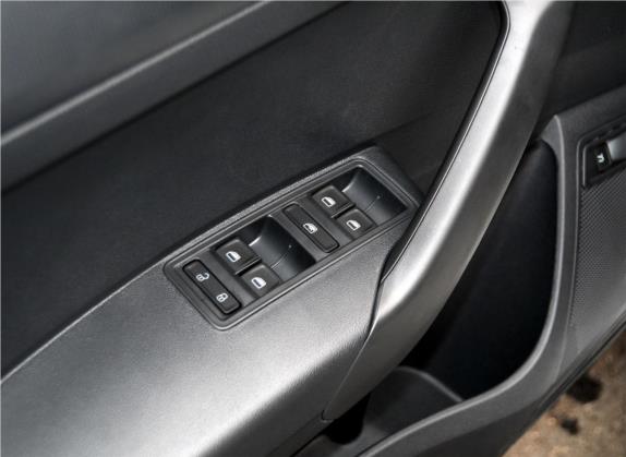 昕锐 2013款 1.4L 手动乐选型 车厢座椅   门窗控制
