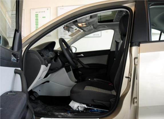 昕锐 2013款 1.4L 手动智选型 车厢座椅   前排空间