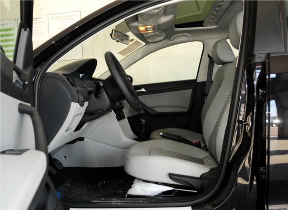 昕锐 2013款 1.6L 手动智选型 车厢座椅   前排空间