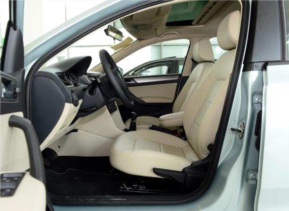 昕锐 2013款 1.6L 手动优选型 车厢座椅   前排空间