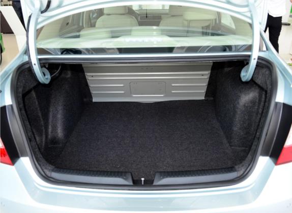 昕锐 2013款 1.6L 手动优选型 车厢座椅   后备厢