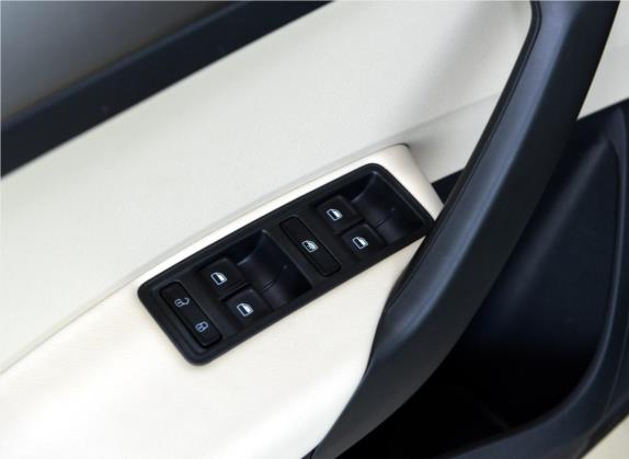昕锐 2013款 1.6L 手动优选型 车厢座椅   门窗控制