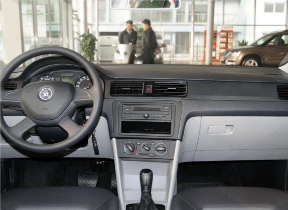 昕锐 2013款 1.6L 自动乐选型 中控类   中控台