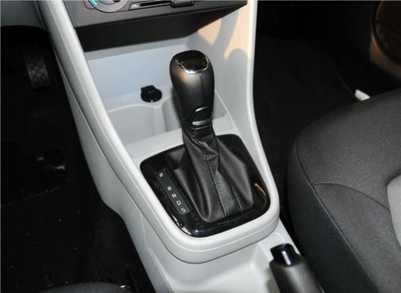 昕锐 2013款 1.6L 自动乐选型 中控类   挡把