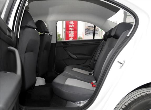 昕锐 2015款 1.4L 手动乐选型 车厢座椅   后排空间